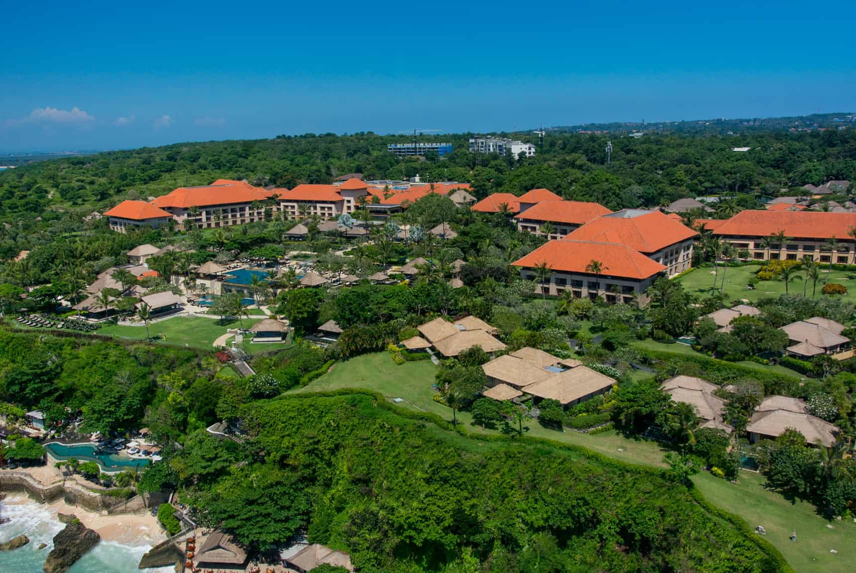 Hotel and villa properties, beaches, ocean, and Uluwatu Bali views